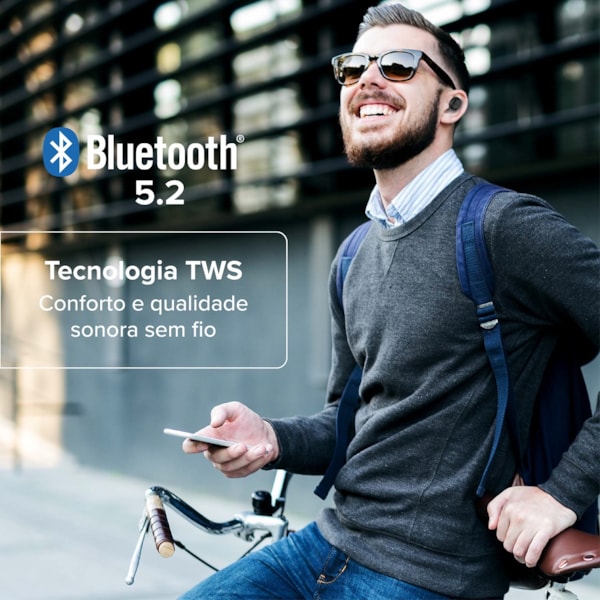 
                            A imagem principal mostra um par de fones preto, sem fio e bluetooth, acima do seu estojo de carregamento preto.